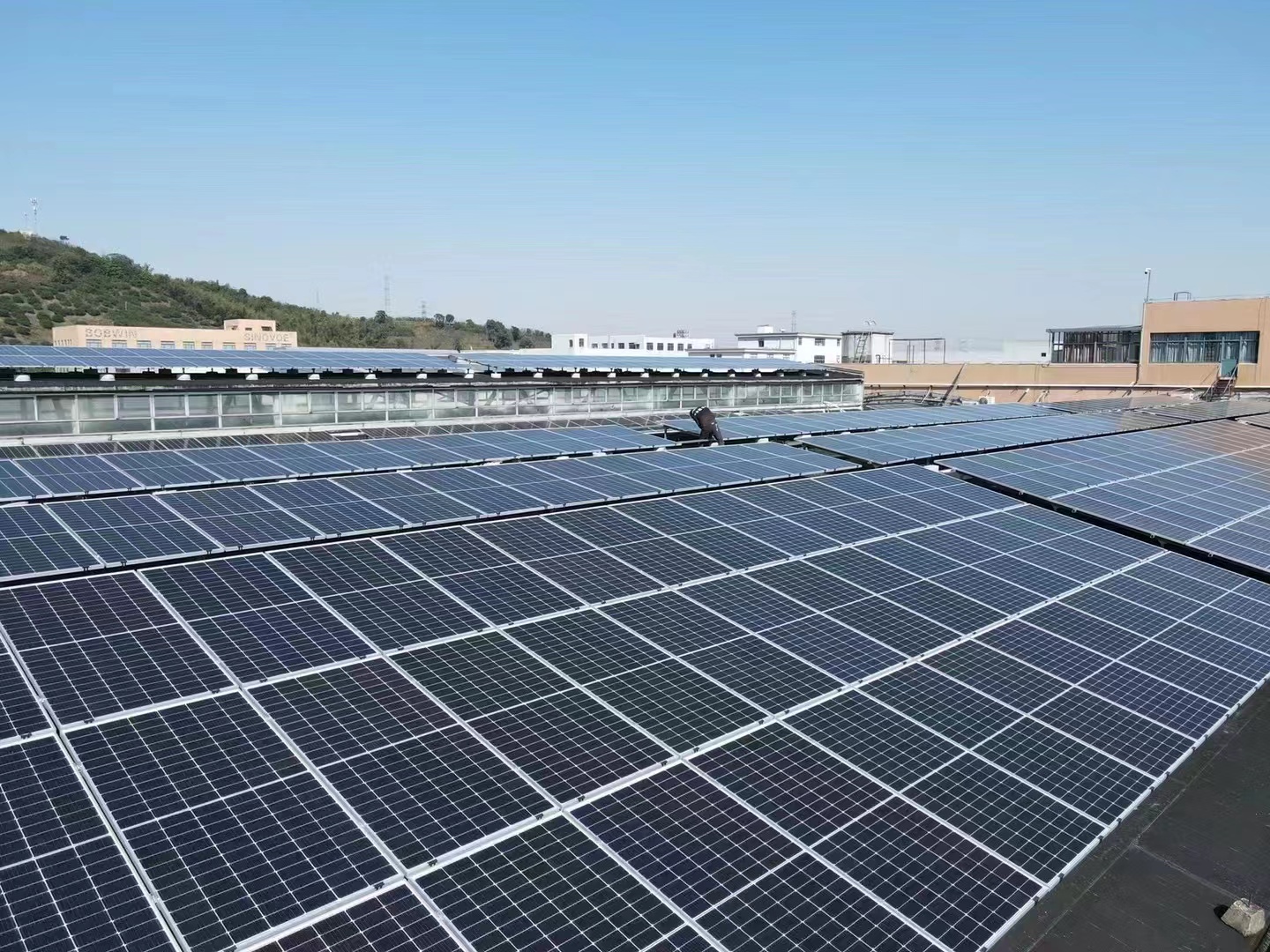 打造高效光伏電站：支架材料、結構與安裝的創新之選